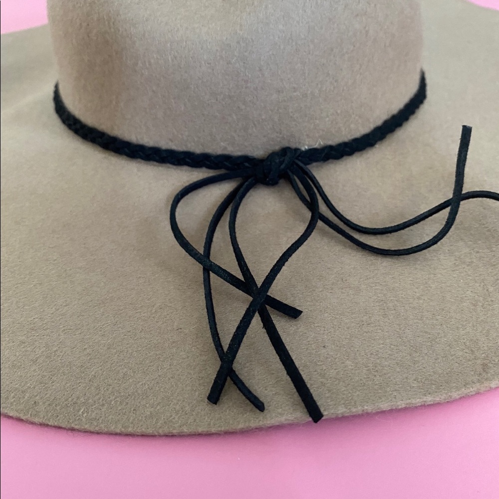 H&M floppy hat! - Picture 2 of 3